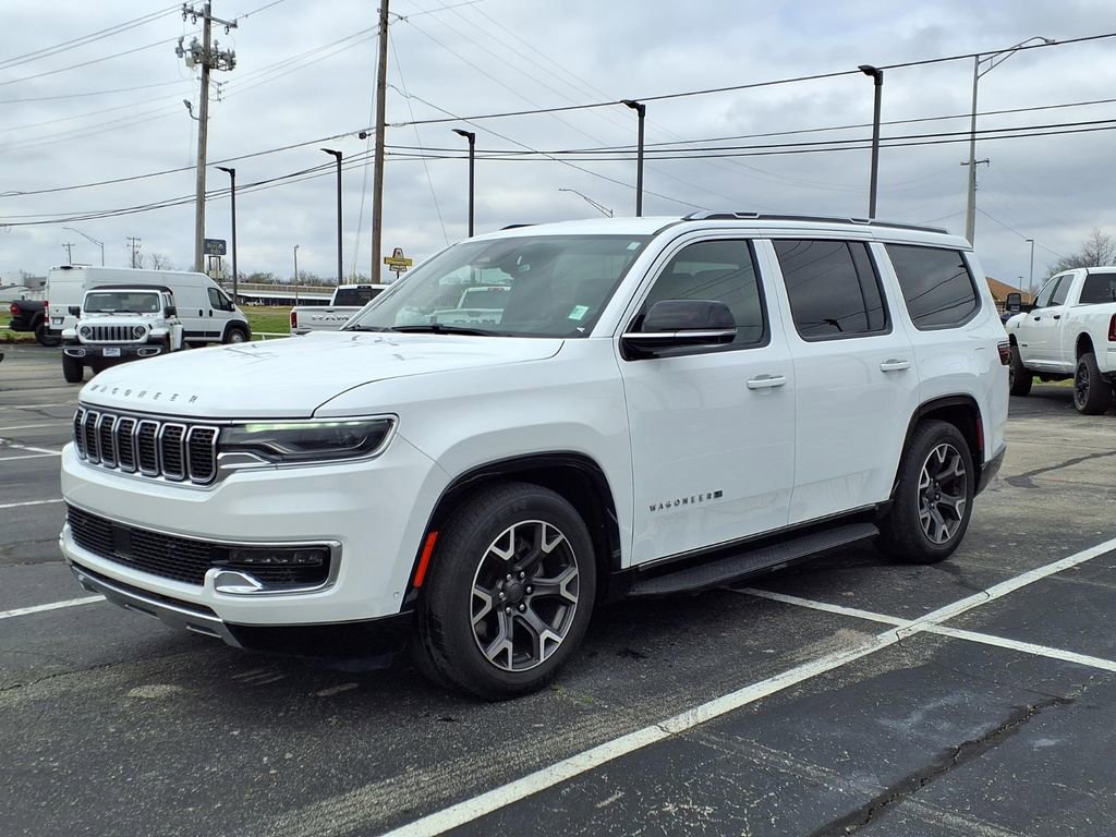 Used 2023 Jeep Wagoneer Series III w/ Preferred Equipment Group AWD/4WD image 3