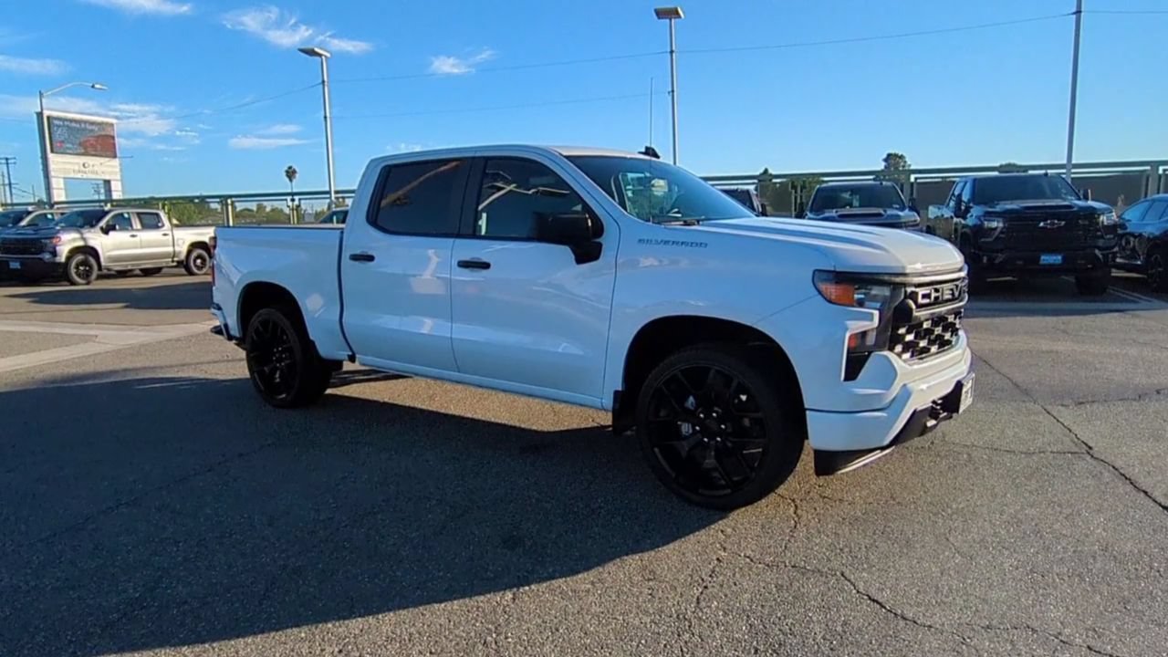 Used 2022 Chevrolet Silverado 1500 Custom RWD image 9
