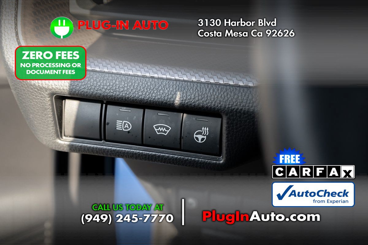 Used 2023 Toyota Prius XLE AWD/4WD image 19