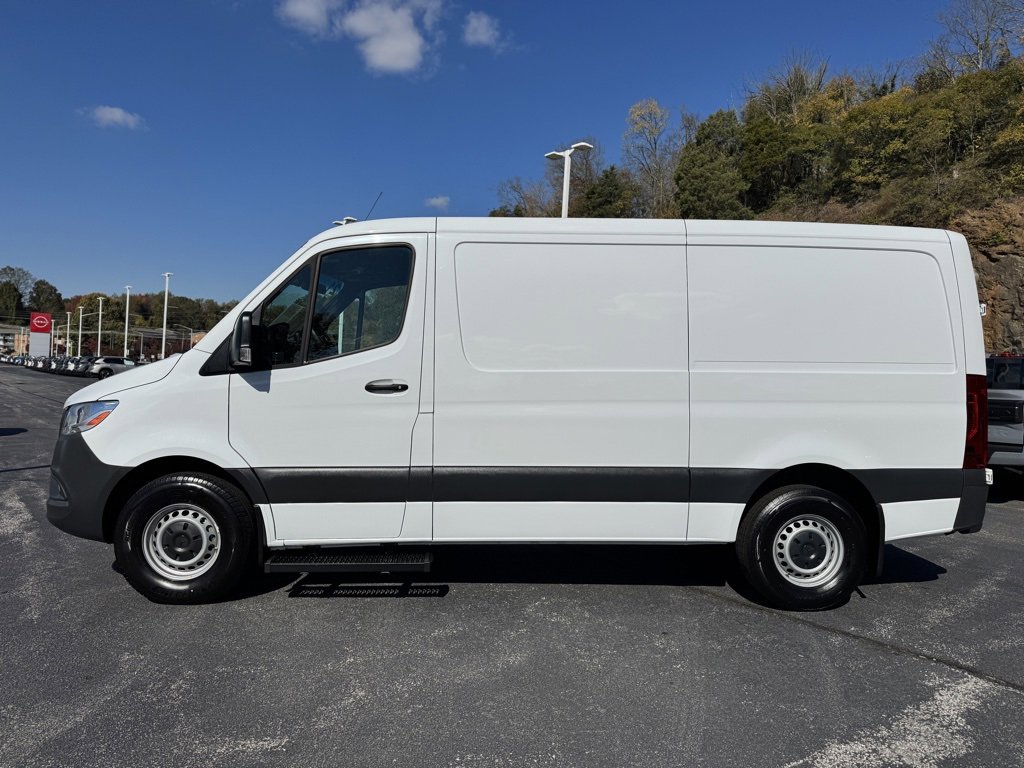 Used 2021 Mercedes-Benz Sprinter 1500 image 4
