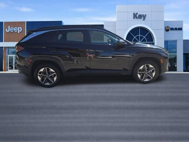 Used 2025 Hyundai Tucson SEL AWD/4WD image 4
