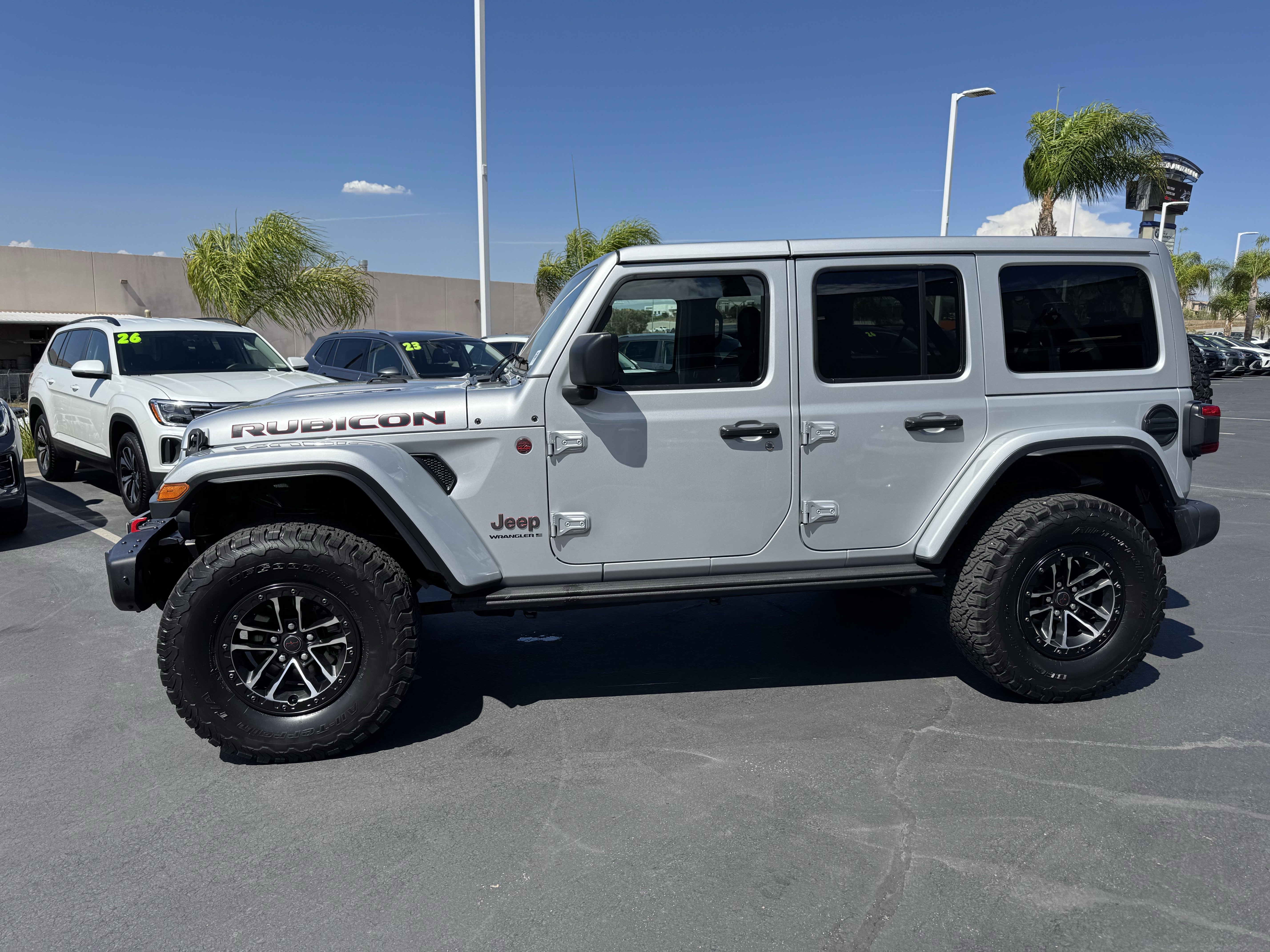 Used 2024 Jeep Wrangler Unlimited Rubicon AWD/4WD image 7