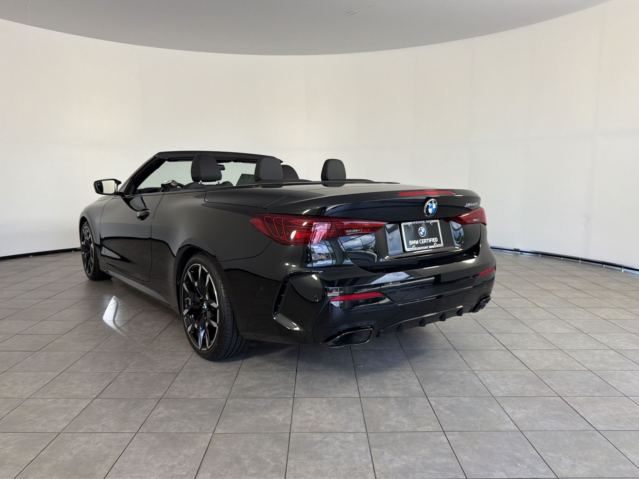 Used 2026 BMW M440i Convertible RWD image 3