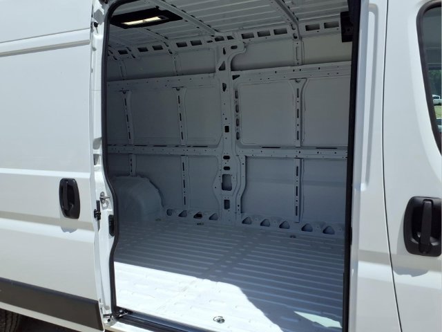 New 2026 RAM ProMaster 2500 w/ Convenience Group FWD image 20