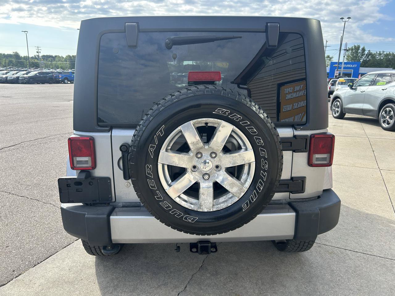 Used 2017 Jeep Wrangler Unlimited Sahara w/ Dual Top Group AWD/4WD image 8