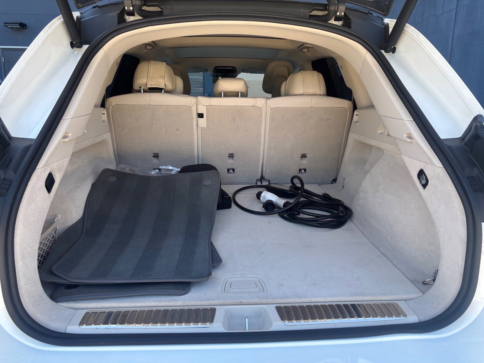 Used 2023 Mercedes-Benz EQS 450+ SUV image 16