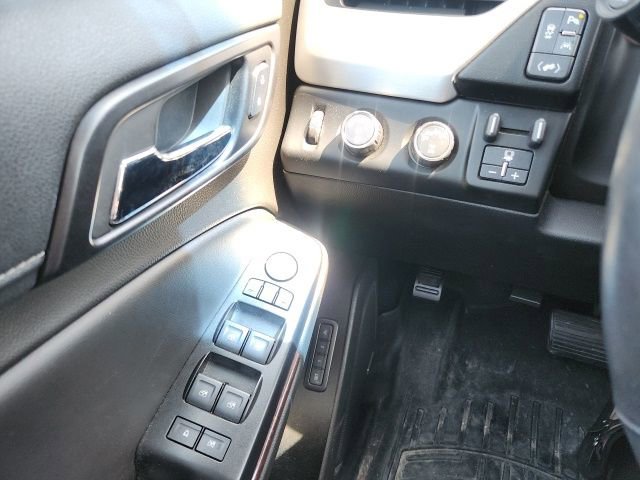 Used 2018 GMC Yukon XL SLT w/ Open Road Package AWD/4WD image 21