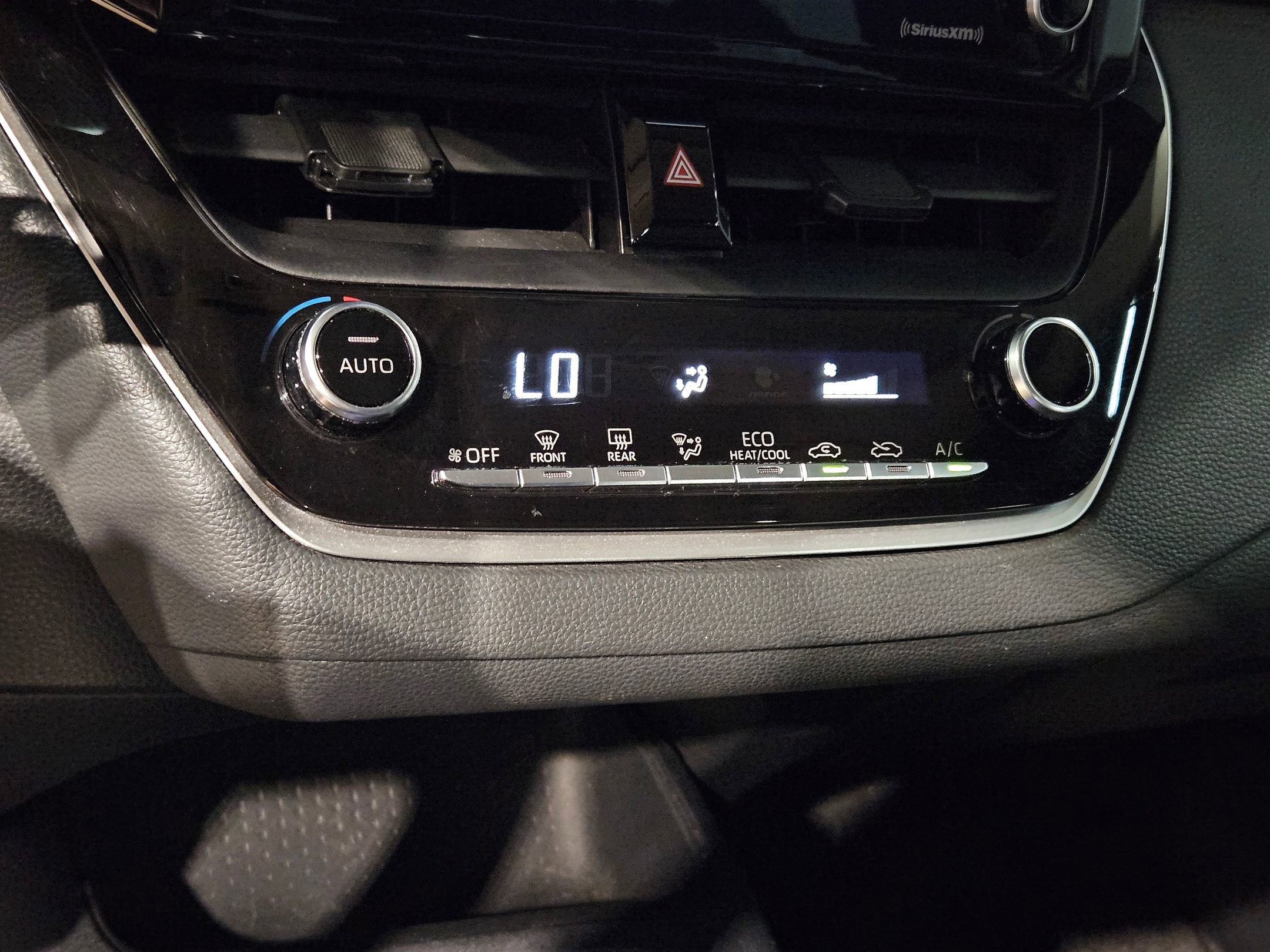 Used 2022 Toyota Corolla LE image 29