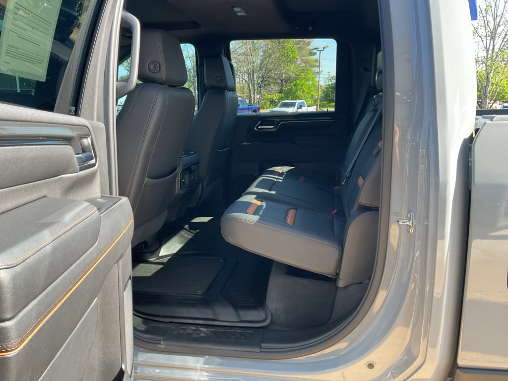Used 2024 GMC Sierra 2500 AT4 w/ AT4 Premium Plus Package image 9