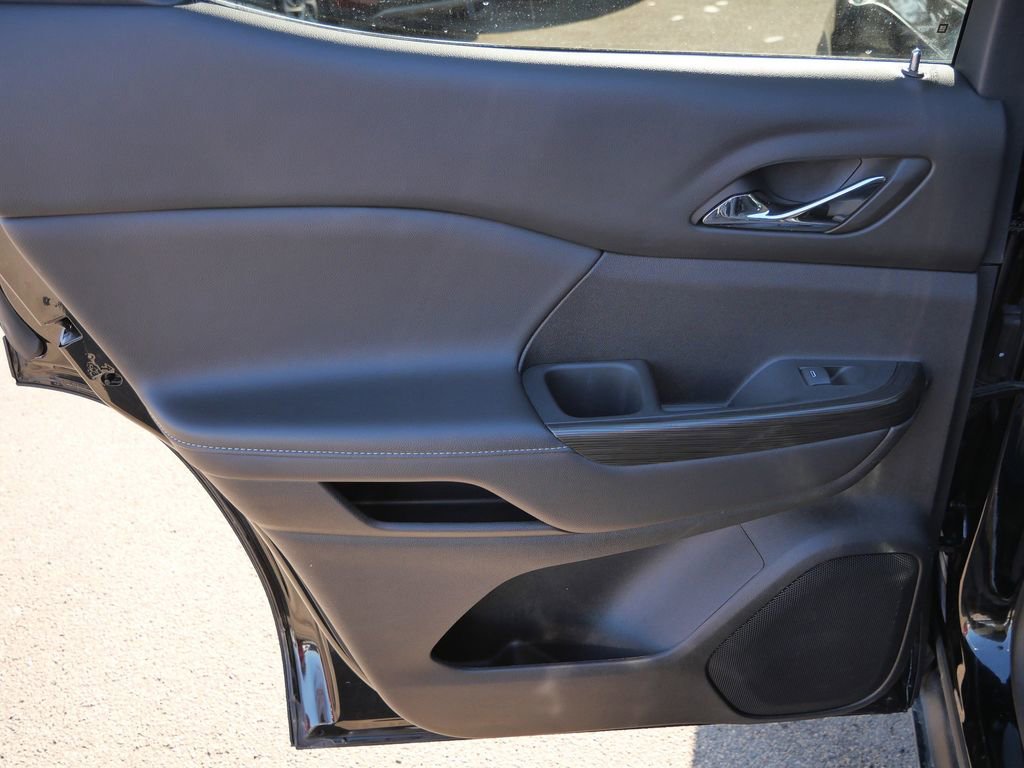 Used 2023 GMC Acadia SLT image 23