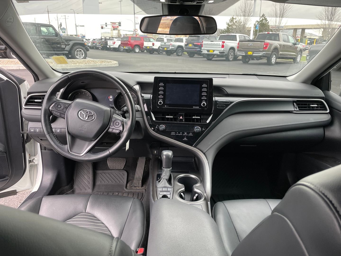 Certified 2022 Toyota Camry SE image 12