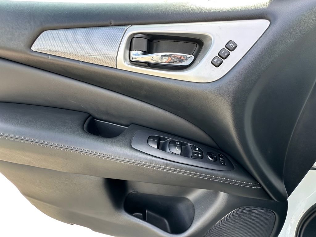 Used 2018 Nissan Pathfinder SL w/ SL Premium Package image 11