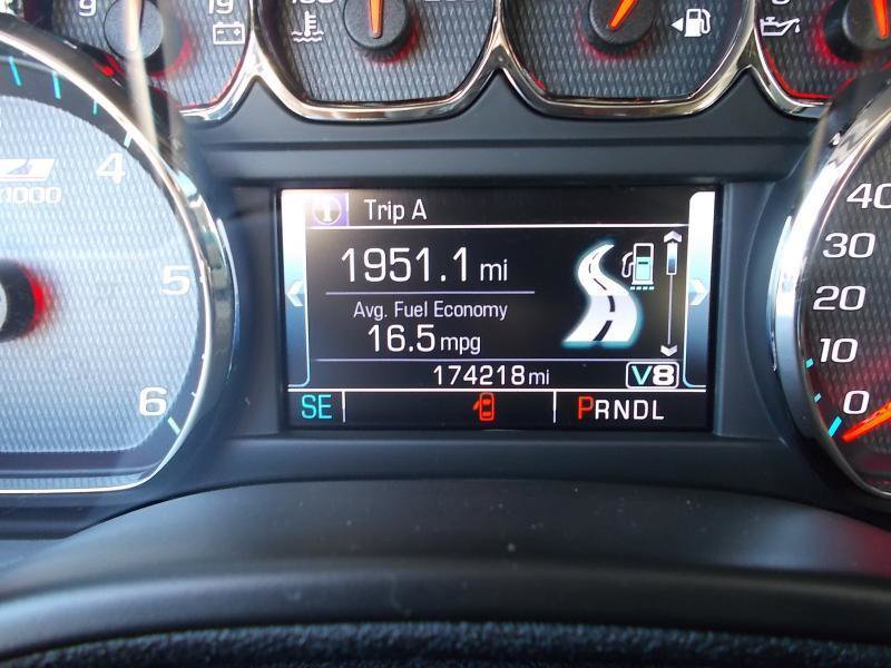 Used 2018 Chevrolet Suburban LT AWD/4WD image 40