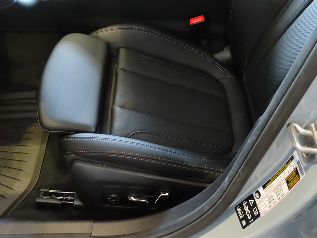 New 2026 BMW 330i xDrive 330i xDrive w/ M Sport Package image 38