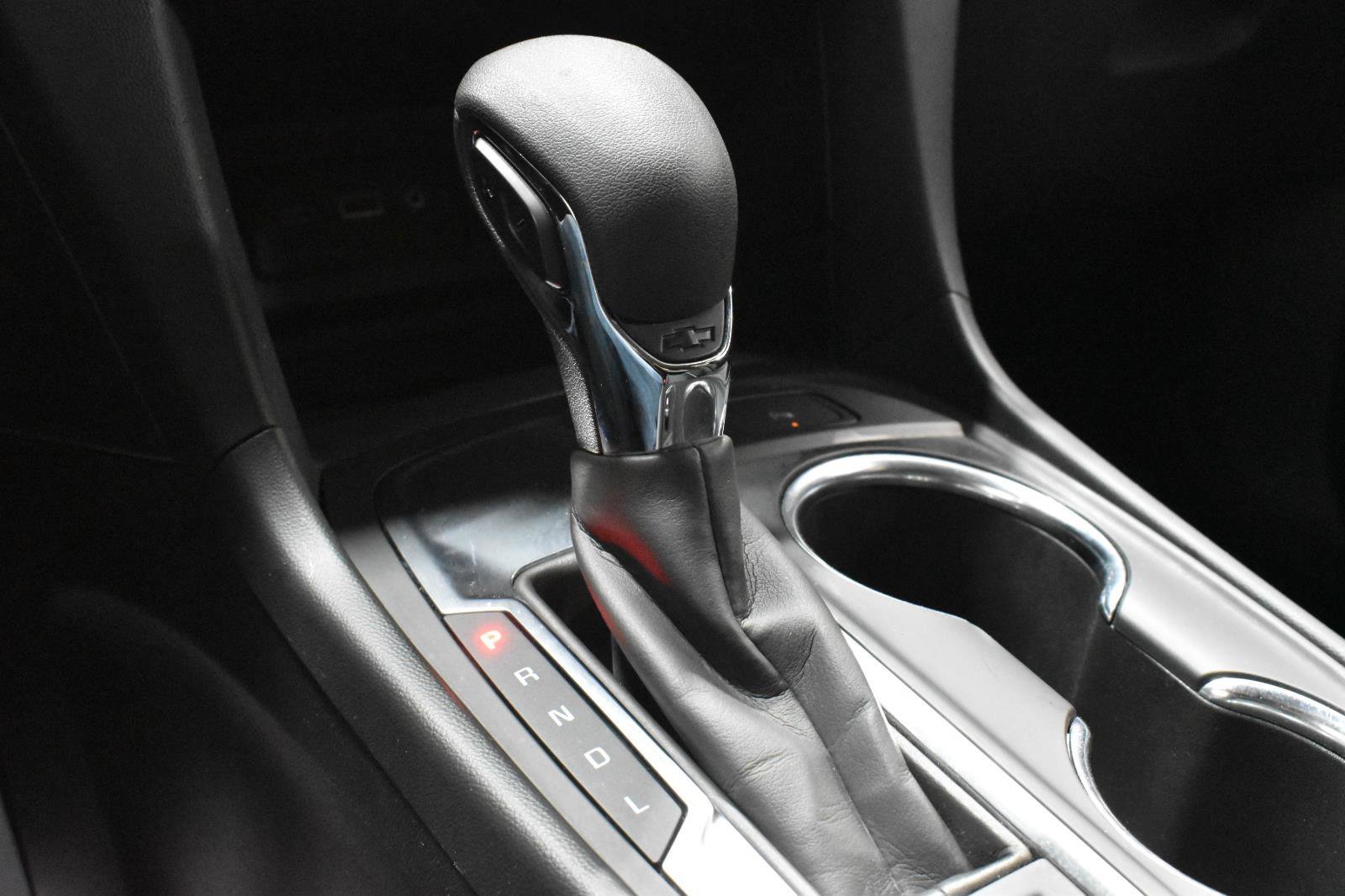 Used 2022 Chevrolet Equinox LT w/ Driver Convenience Package FWD image 17