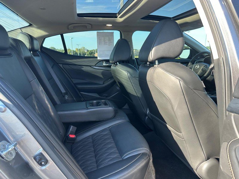 Used 2023 Nissan Maxima Platinum w/ Sport Mat Group FWD image 9