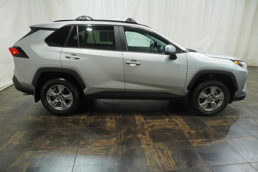 Used 2025 Toyota RAV4 XLE w/ Convenience Package AWD/4WD image 4