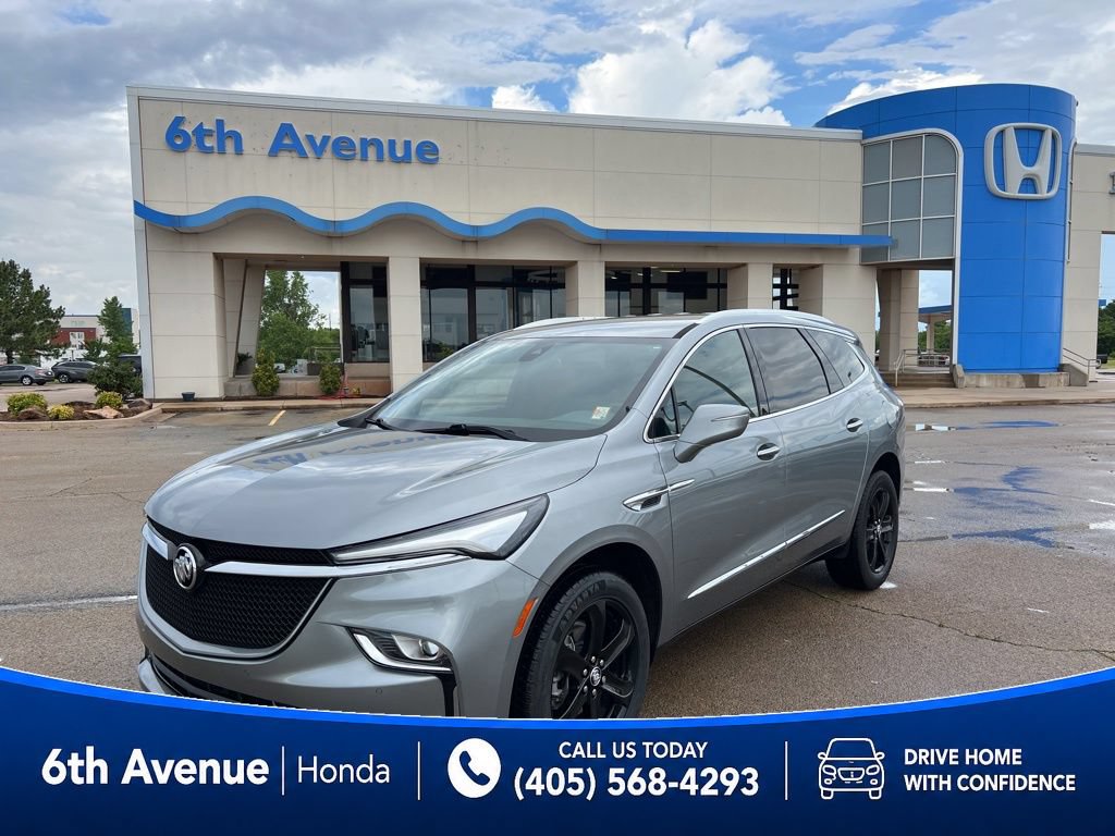 Used 2023 Buick Enclave Essence w/ Sport Touring Edition FWD image 1