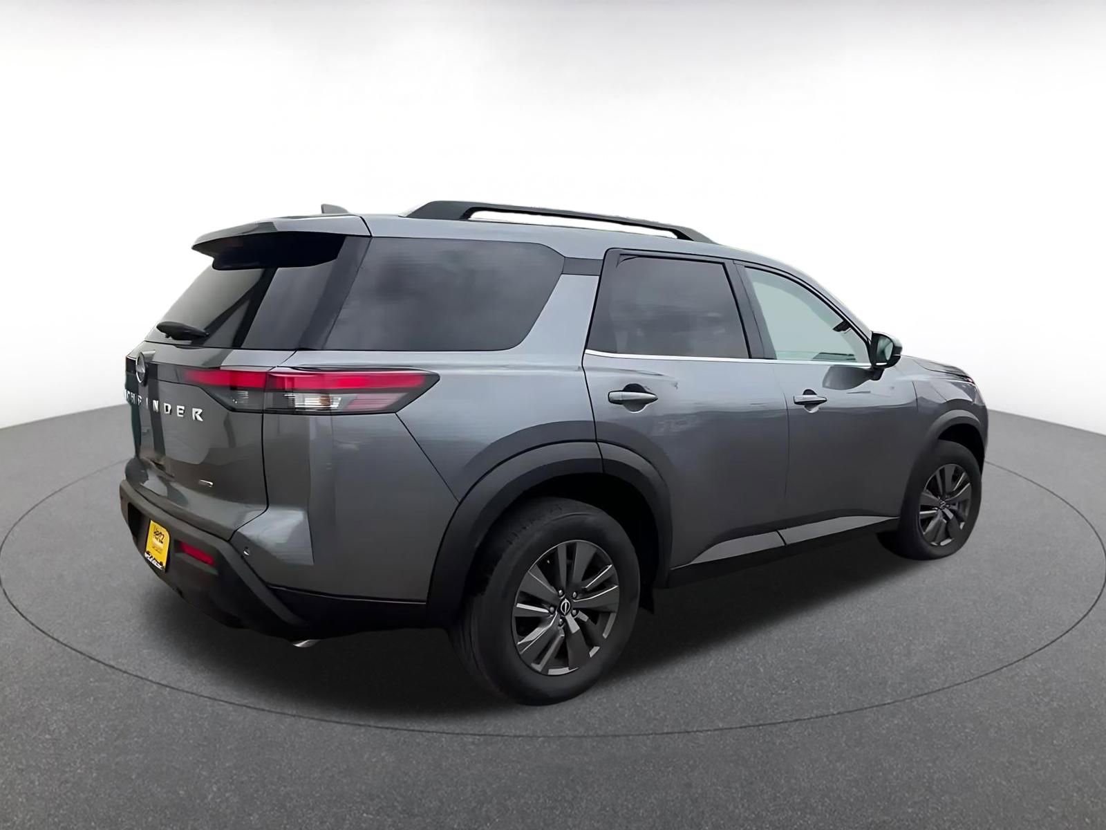 Used 2025 Nissan Pathfinder SV AWD/4WD image 15