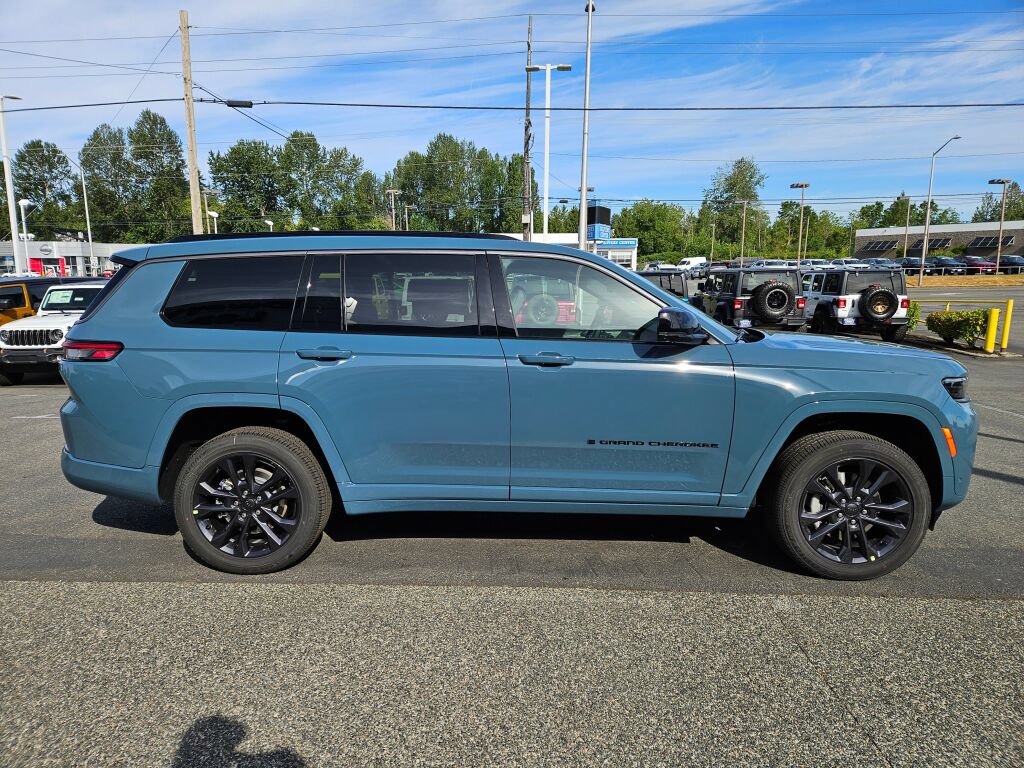 New 2026 Jeep Grand Cherokee L Limited AWD/4WD image 6