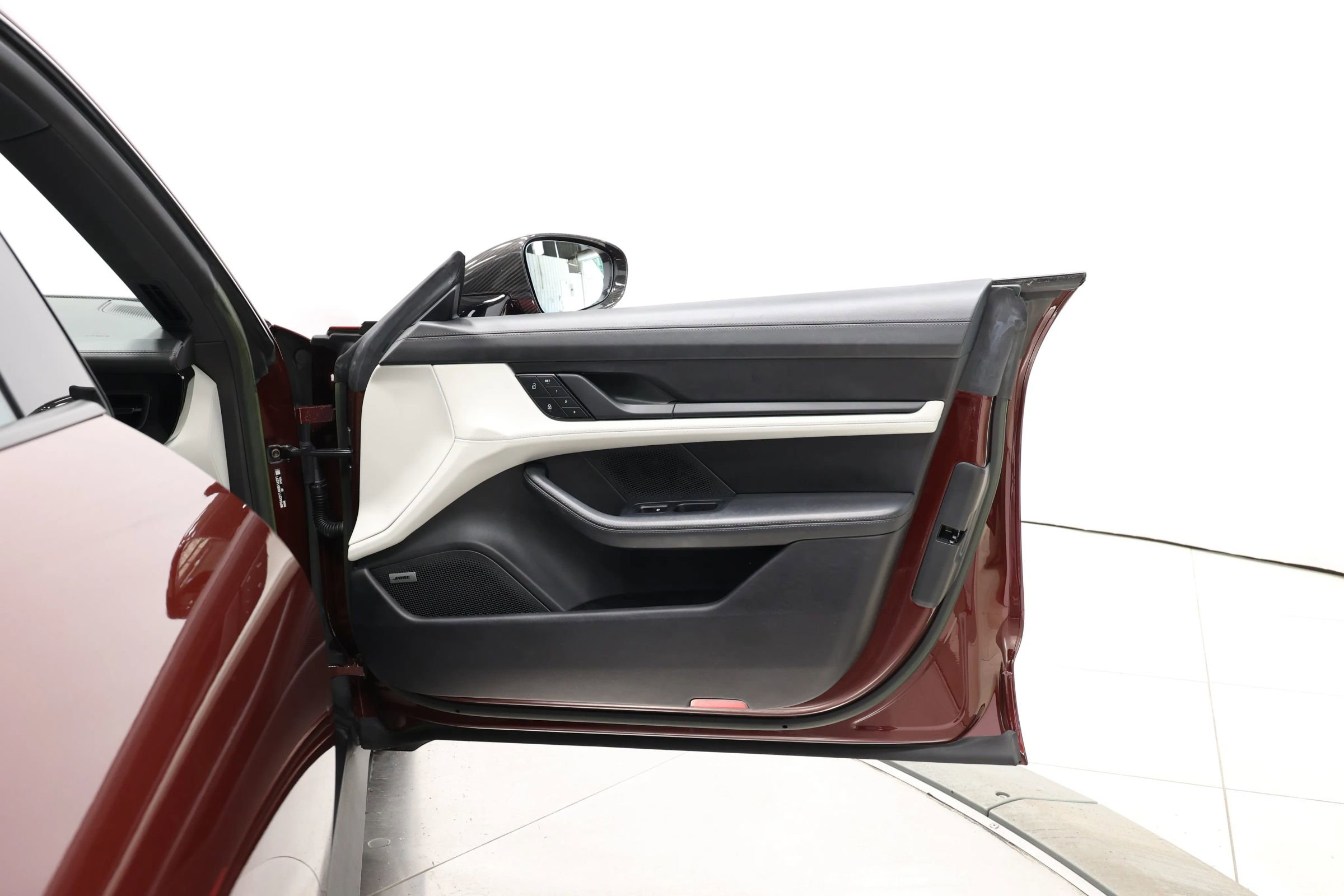 Used 2022 Porsche Taycan image 64