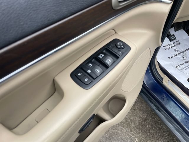 Used 2017 Jeep Grand Cherokee Limited AWD/4WD image 12