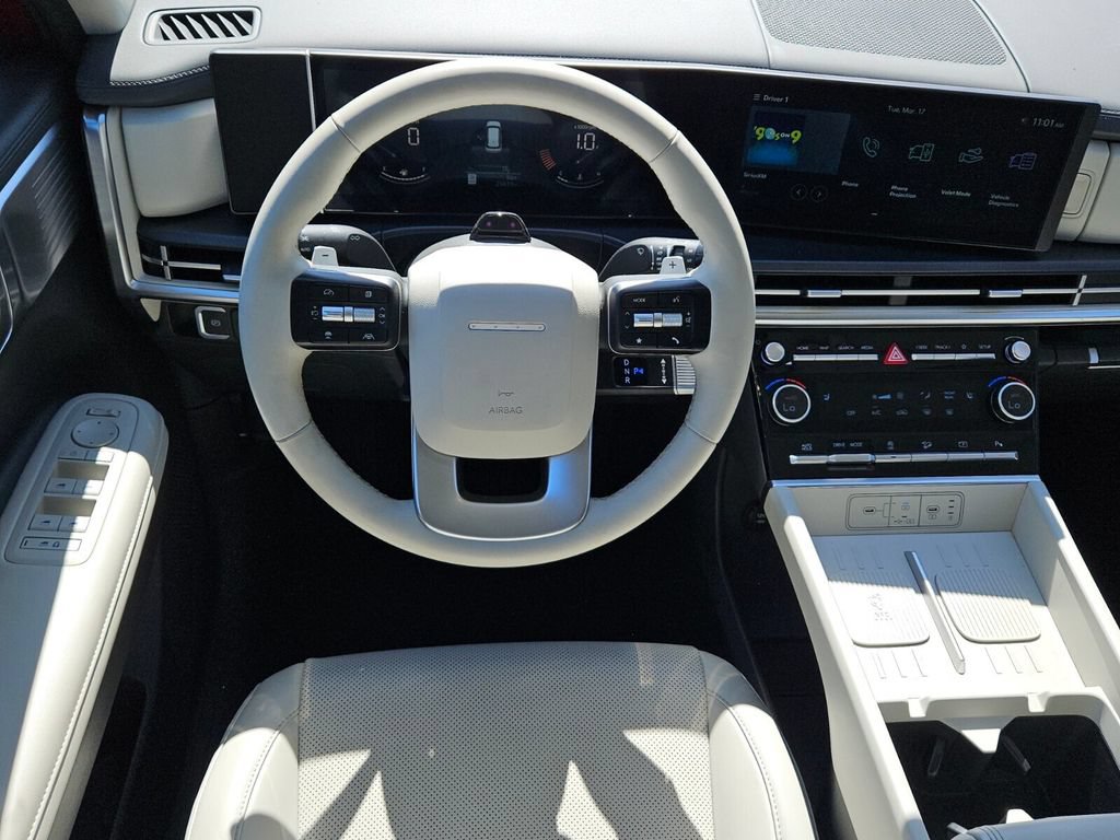 Used 2025 Hyundai Santa Fe SEL FWD image 12