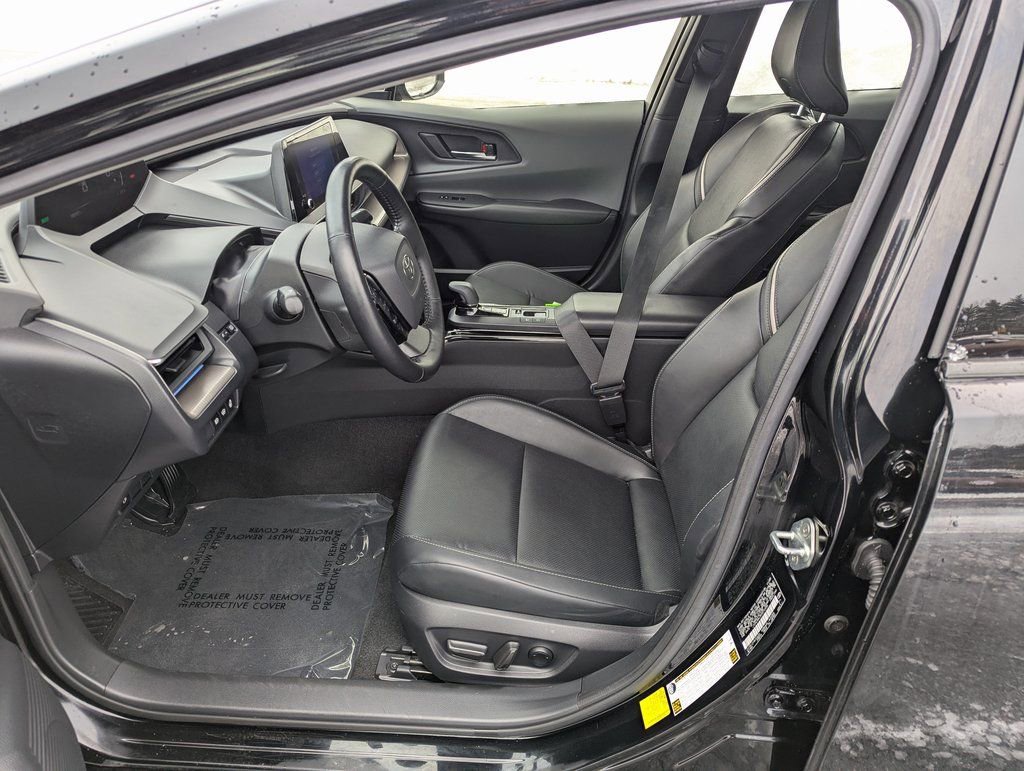 Used 2024 Toyota Prius XLE image 17