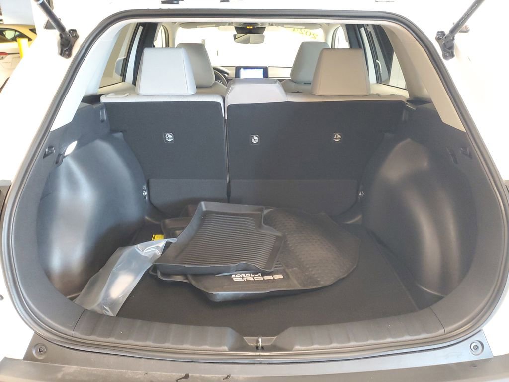 Certified 2024 Toyota Corolla Cross LE image 8