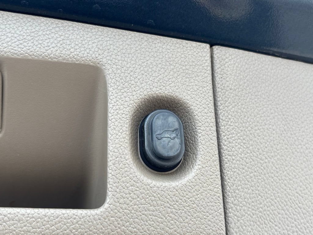 Used 2019 GMC Yukon SLE w/ SLE Value Package RWD image 29