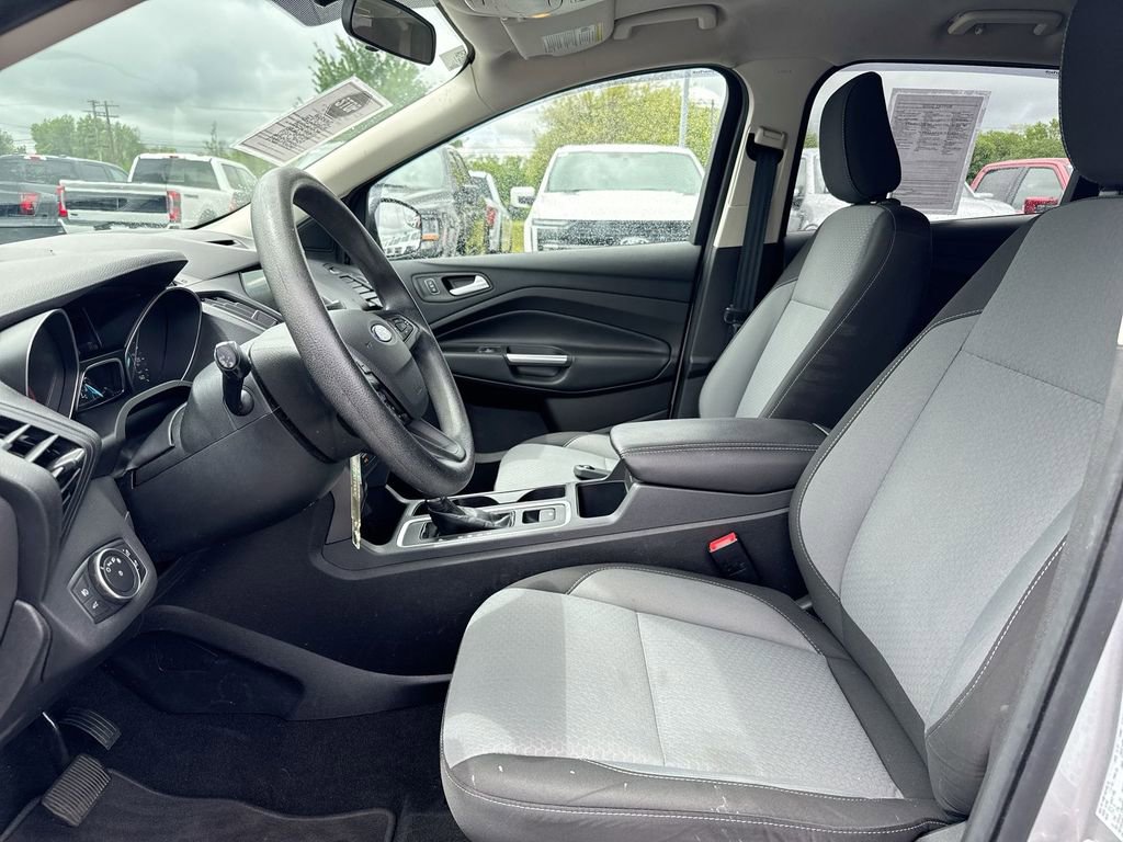 Used 2018 Ford Escape SE w/ SE Sync 3 Package AWD/4WD image 19