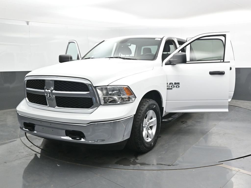 Used 2022 RAM 1500 Classic SLT AWD/4WD image 44
