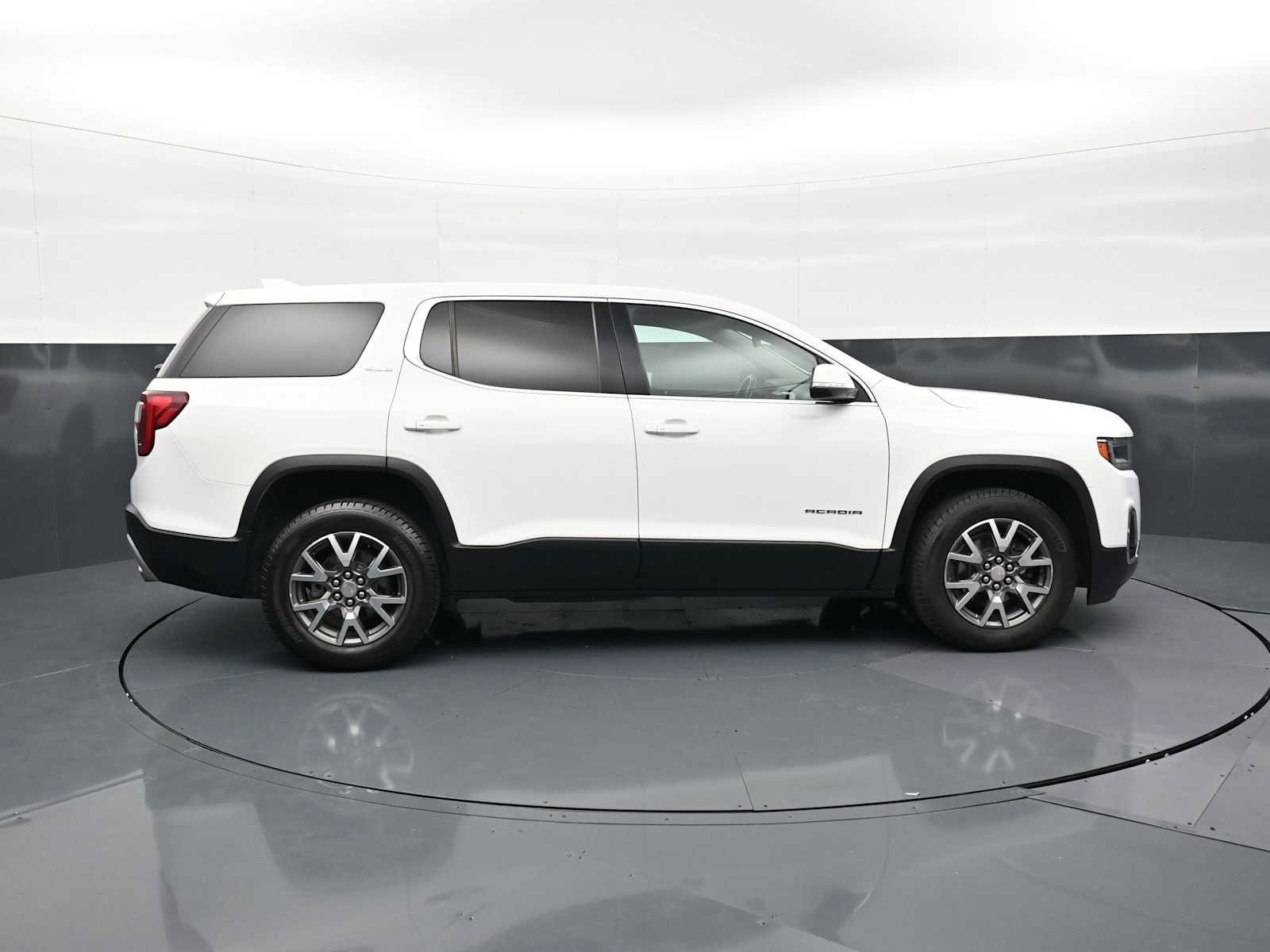 Used 2020 GMC Acadia SLE FWD image 4