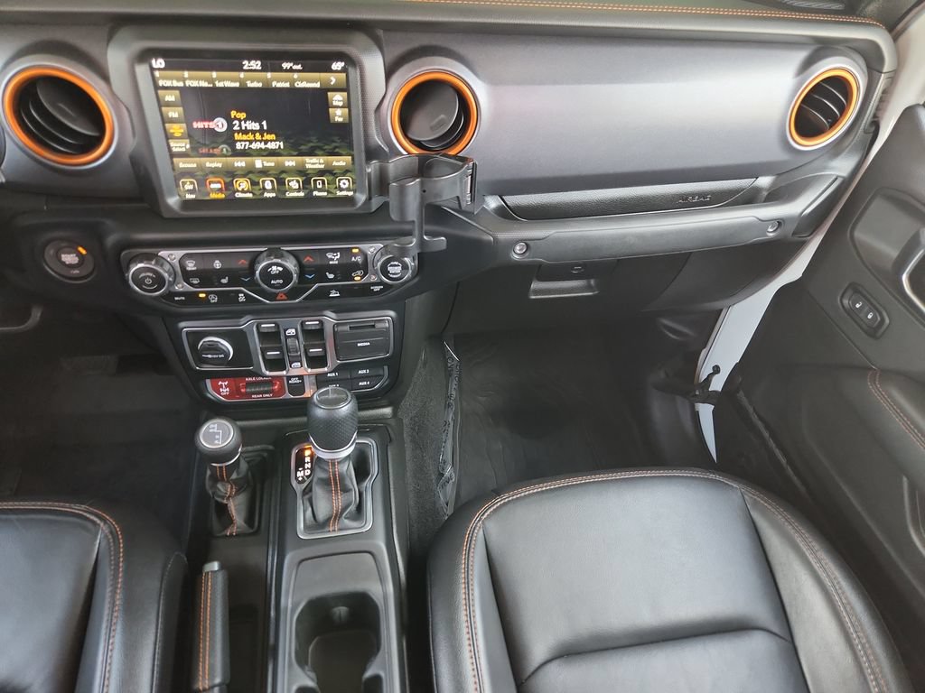 Used 2023 Jeep Gladiator Mojave w/ Cold Weather Group AWD/4WD image 18