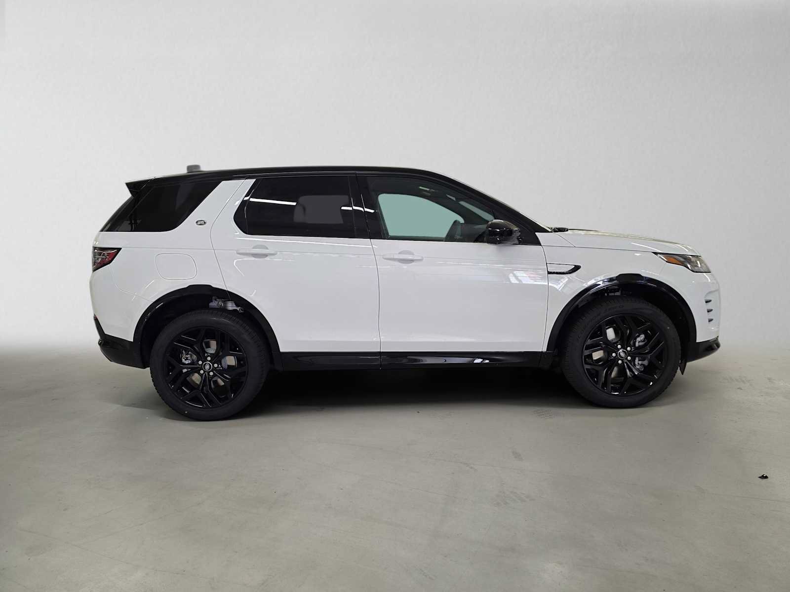 New 2026 Land Rover Discovery Sport Landmark AWD/4WD image 6