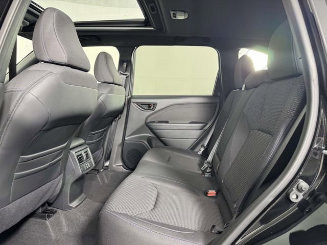 Certified 2025 Subaru Forester Premium AWD/4WD image 31