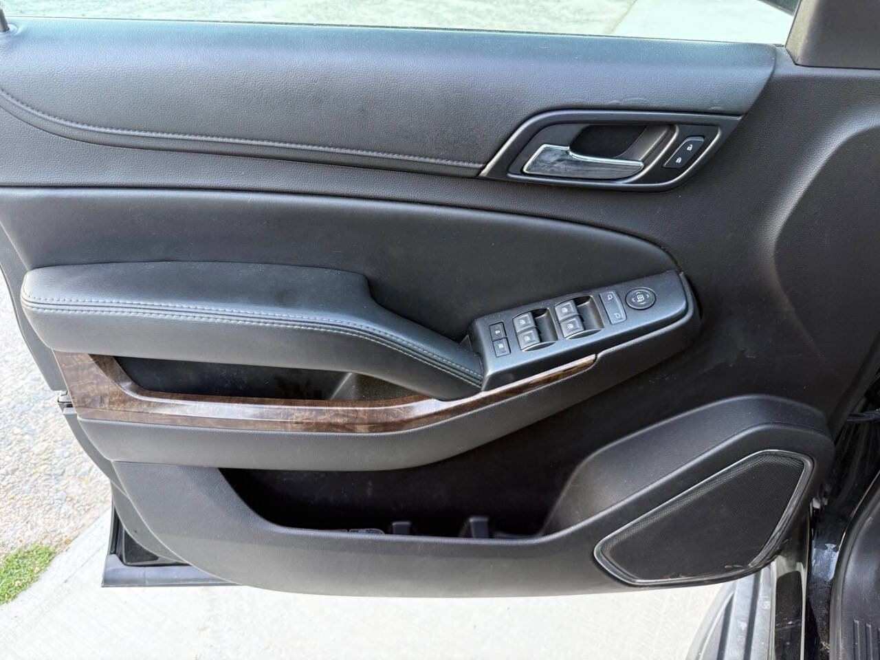 Used 2016 Chevrolet Suburban LS RWD image 10