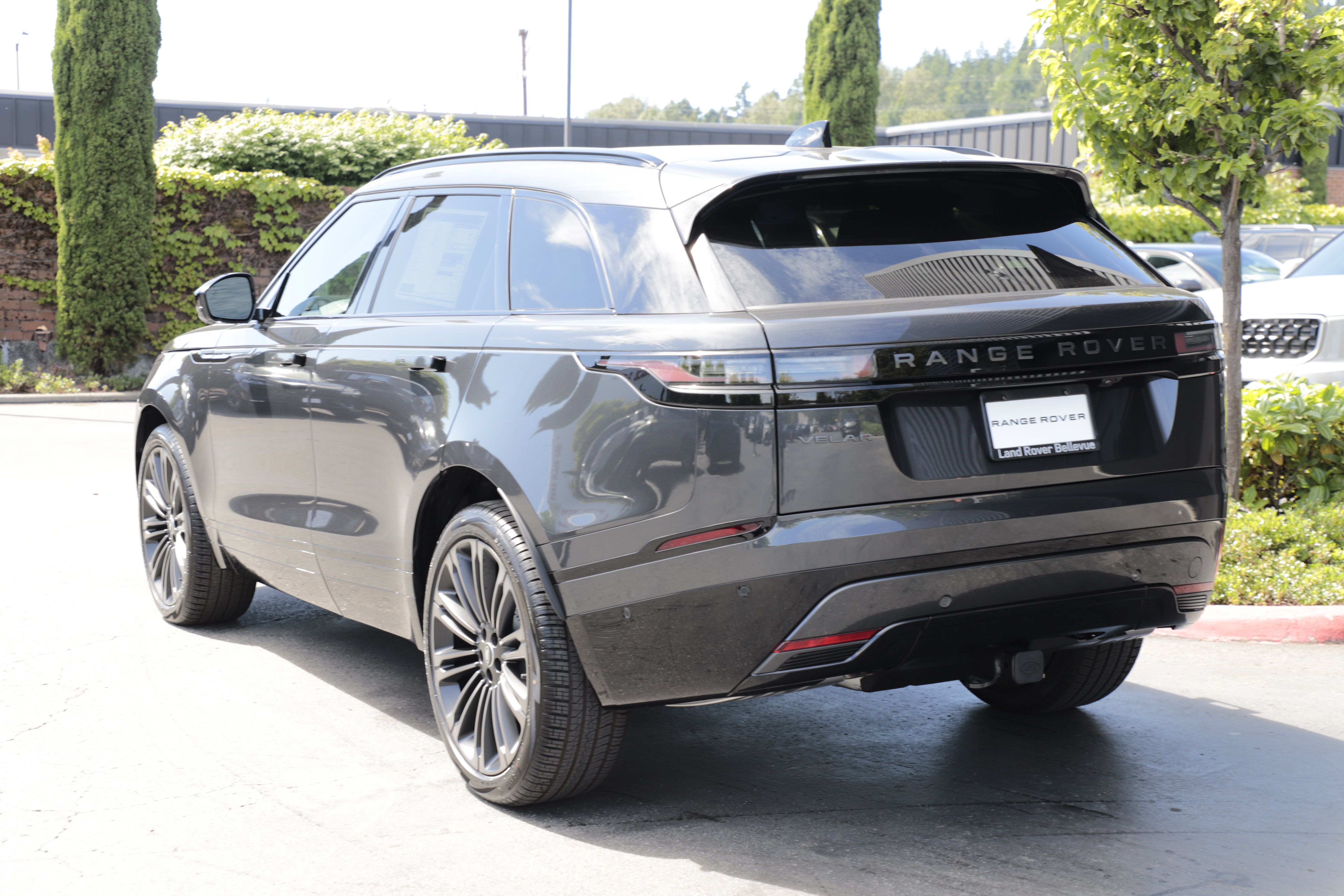 New 2026 Land Rover Range Rover Velar Dynamic SE AWD/4WD image 6