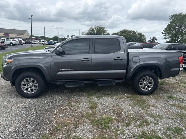 Used 2017 Toyota Tacoma SR5 w/ Tow Package image 4