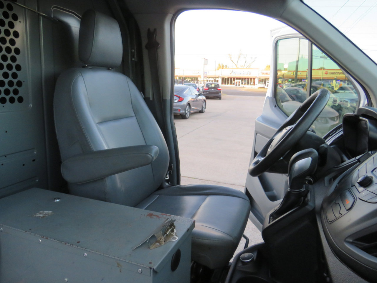 Used 2018 Ford Transit 250 130 Low Roof image 16