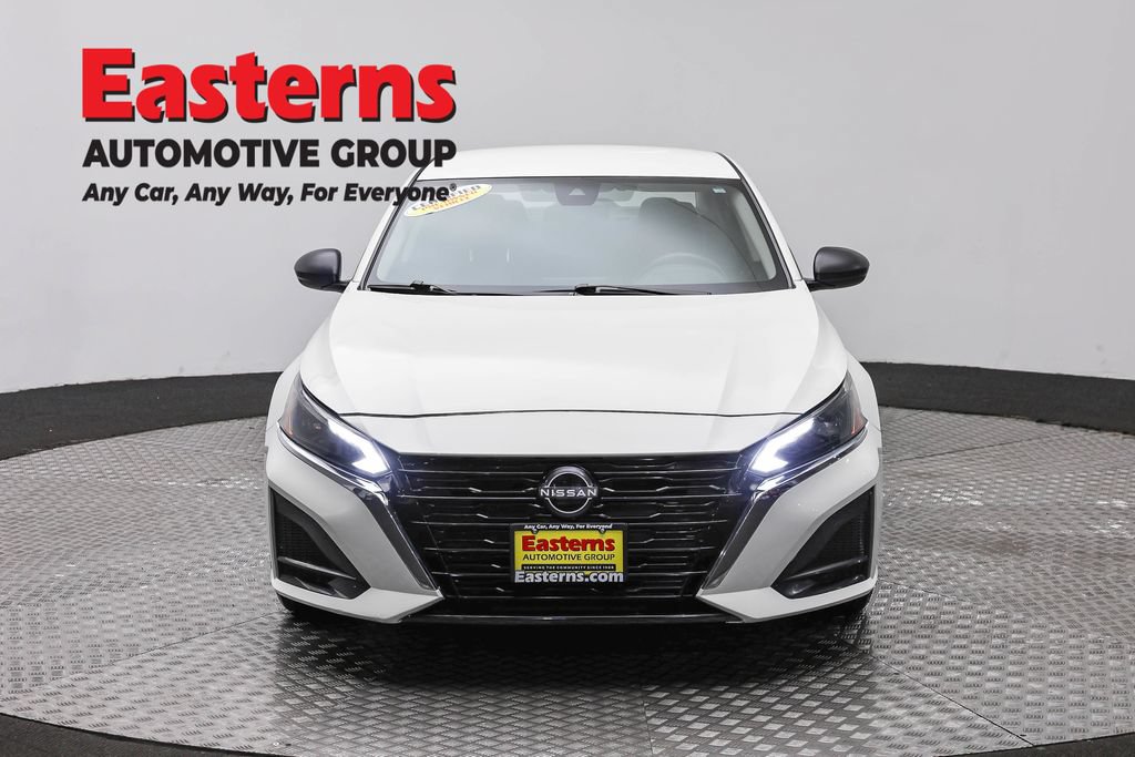 Used 2024 Nissan Altima 2.5 S FWD image 2