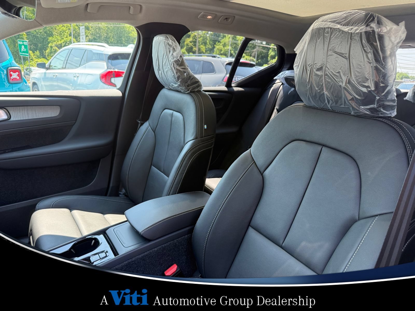 Used 2026 Volvo XC40 B5 Plus w/ Protection Package Premier AWD/4WD image 13
