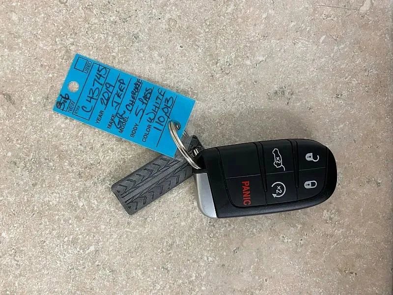 Used 2019 Jeep Grand Cherokee Laredo RWD image 18