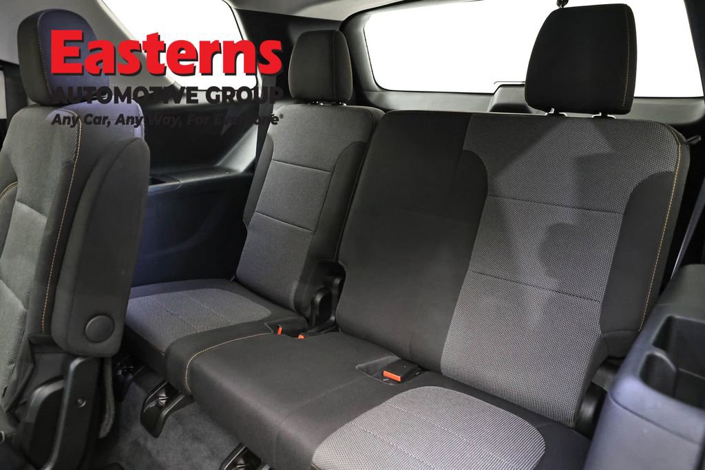 Used 2021 Chevrolet Traverse LT image 25