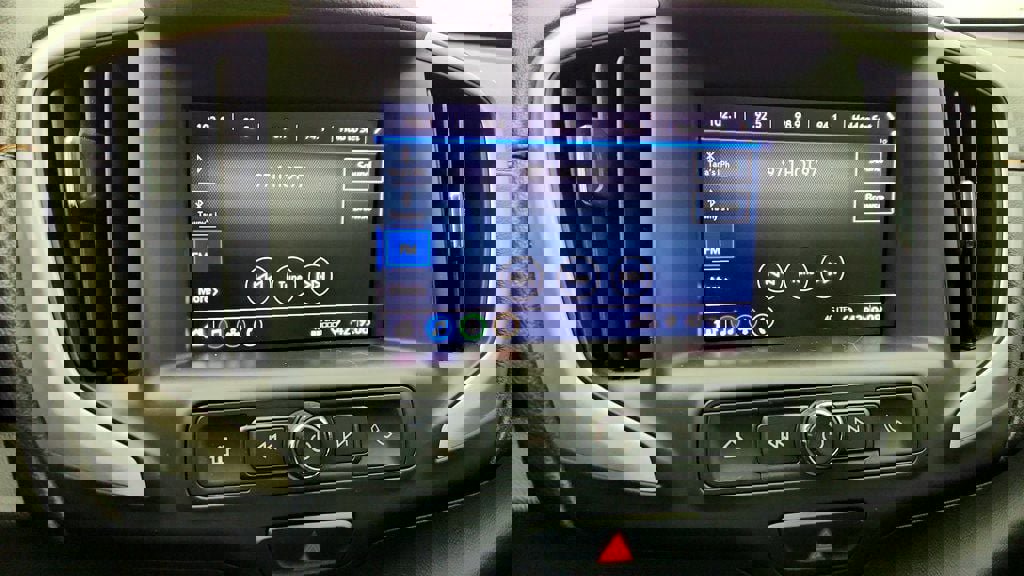 Used 2021 GMC Terrain SLE w/ Driver Convenience Package image 18