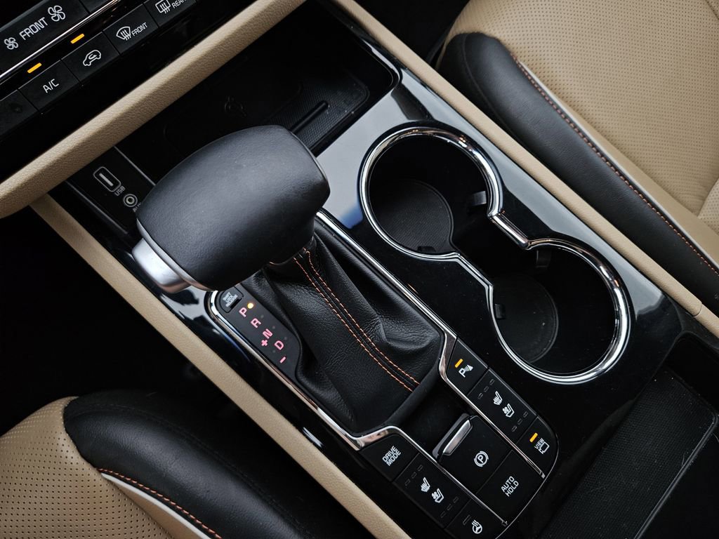 Used 2020 Kia Sedona SX image 18