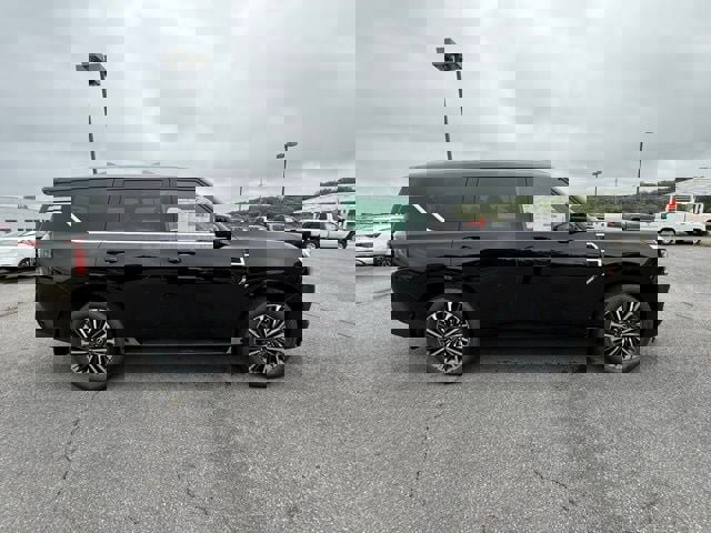 New 2025 Nissan Armada Platinum Reserve image 4