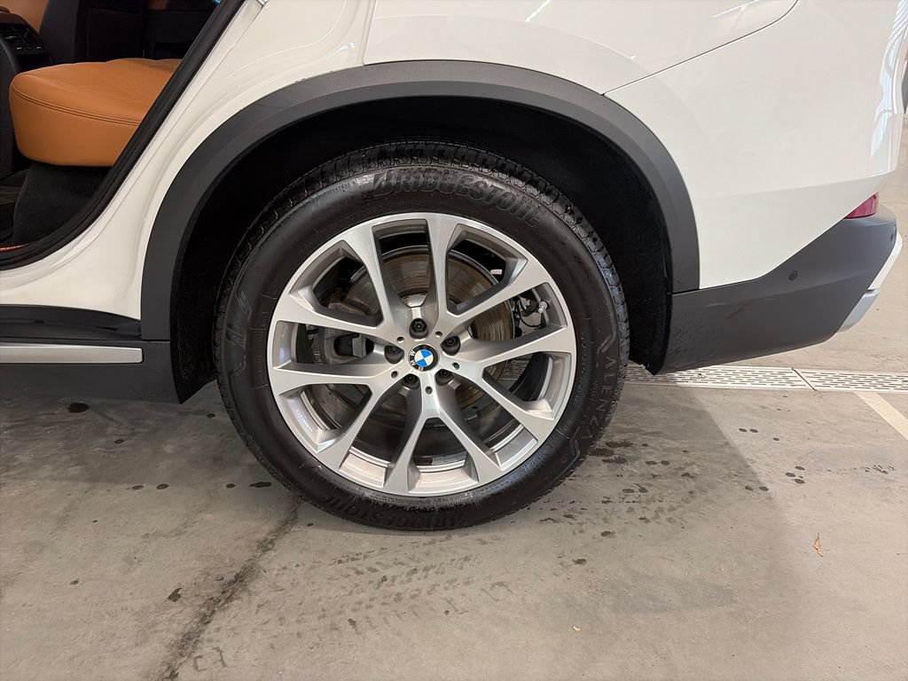 Used 2024 BMW X5 xDrive40i w/ Premium Package AWD/4WD image 22