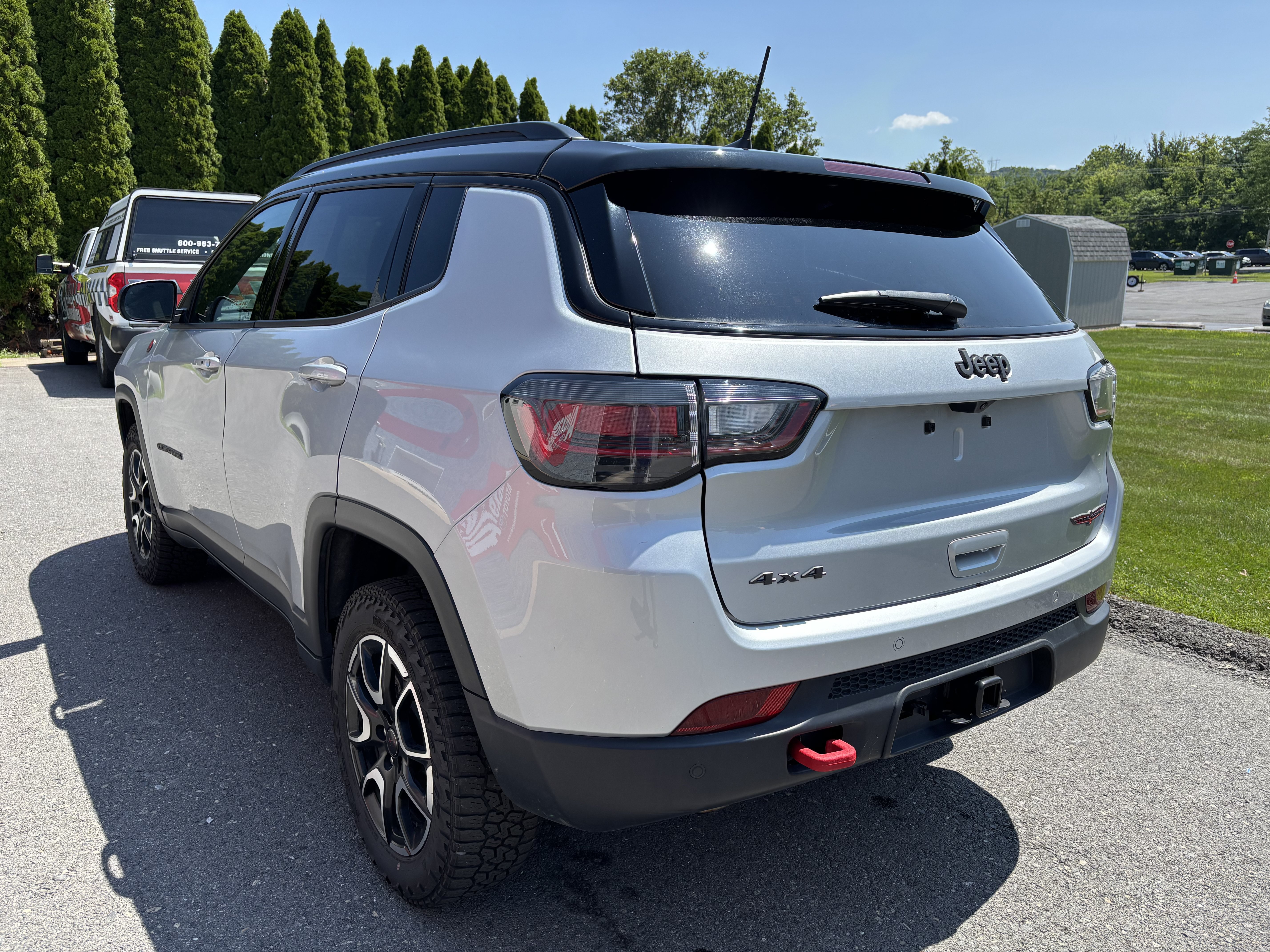 Used 2025 Jeep Compass Trailhawk w/ Trailhawk Elite Group AWD/4WD image 6