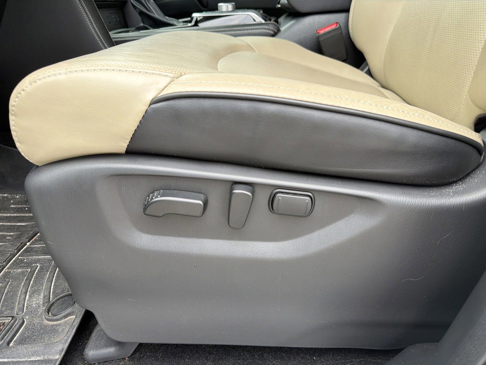 Used 2022 INFINITI QX80 Premium Select w/ Cargo Package AWD/4WD image 23